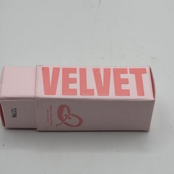 Jefree Star Velvet Trap  UNPHAZED lipstick - Picture 3 of 10